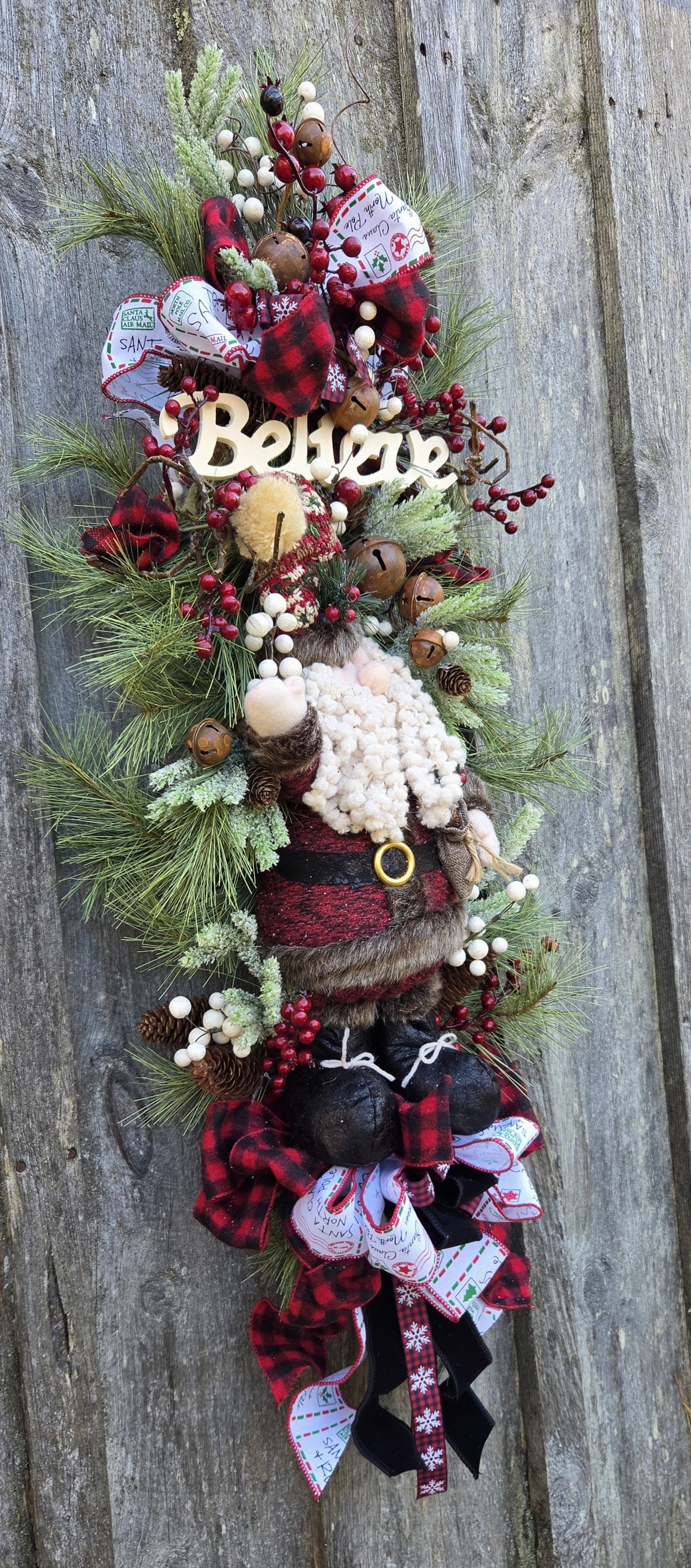 Santa Claus Woodland Swag